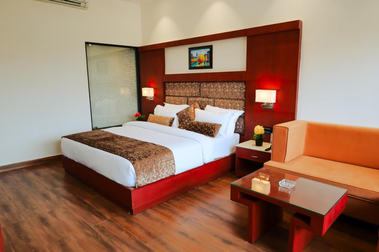 Oralia Resort Ashvem Beach Esterno foto
