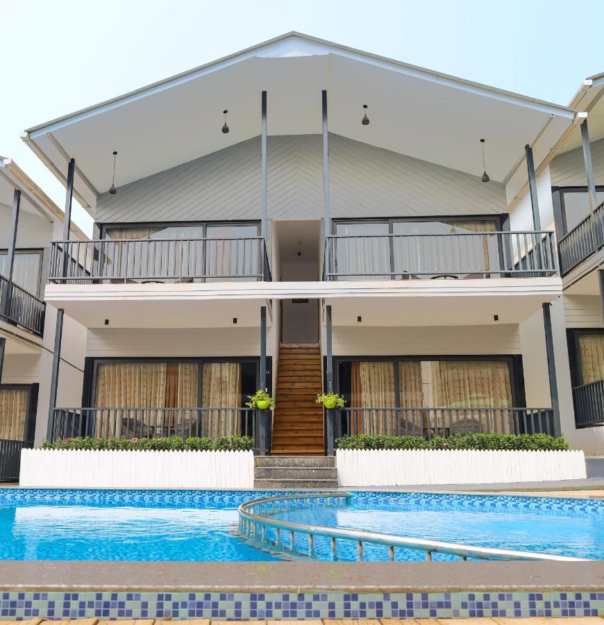 Oralia Resort Ashvem Beach Esterno foto