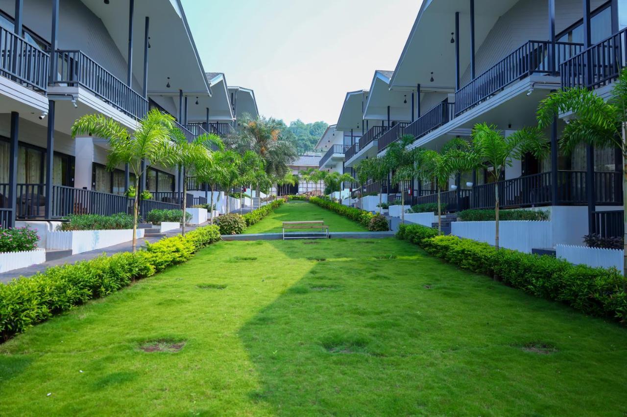 Oralia Resort Ashvem Beach Esterno foto